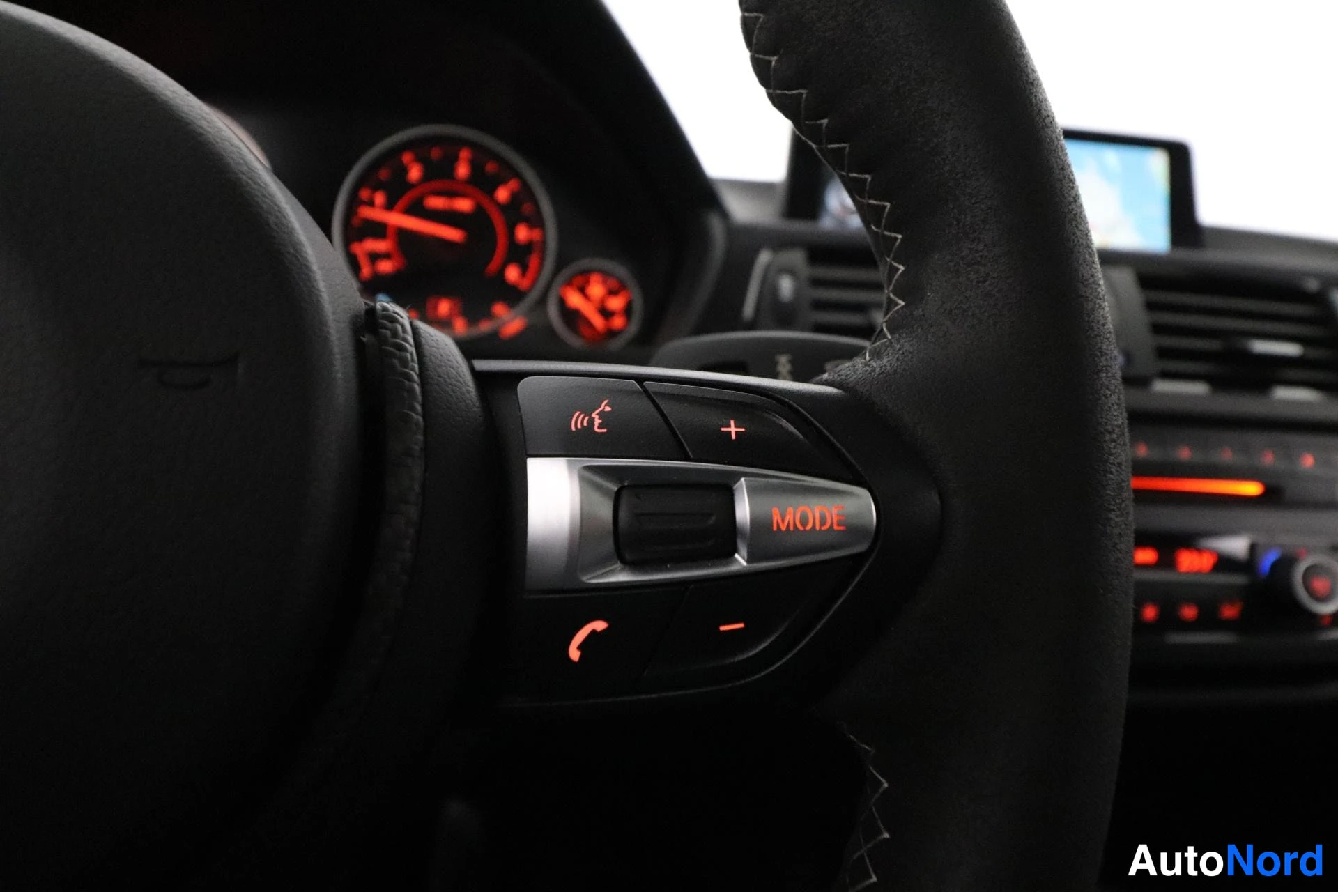 Harmaa BMW 330d 2014, yksityiskohta, kuva 17