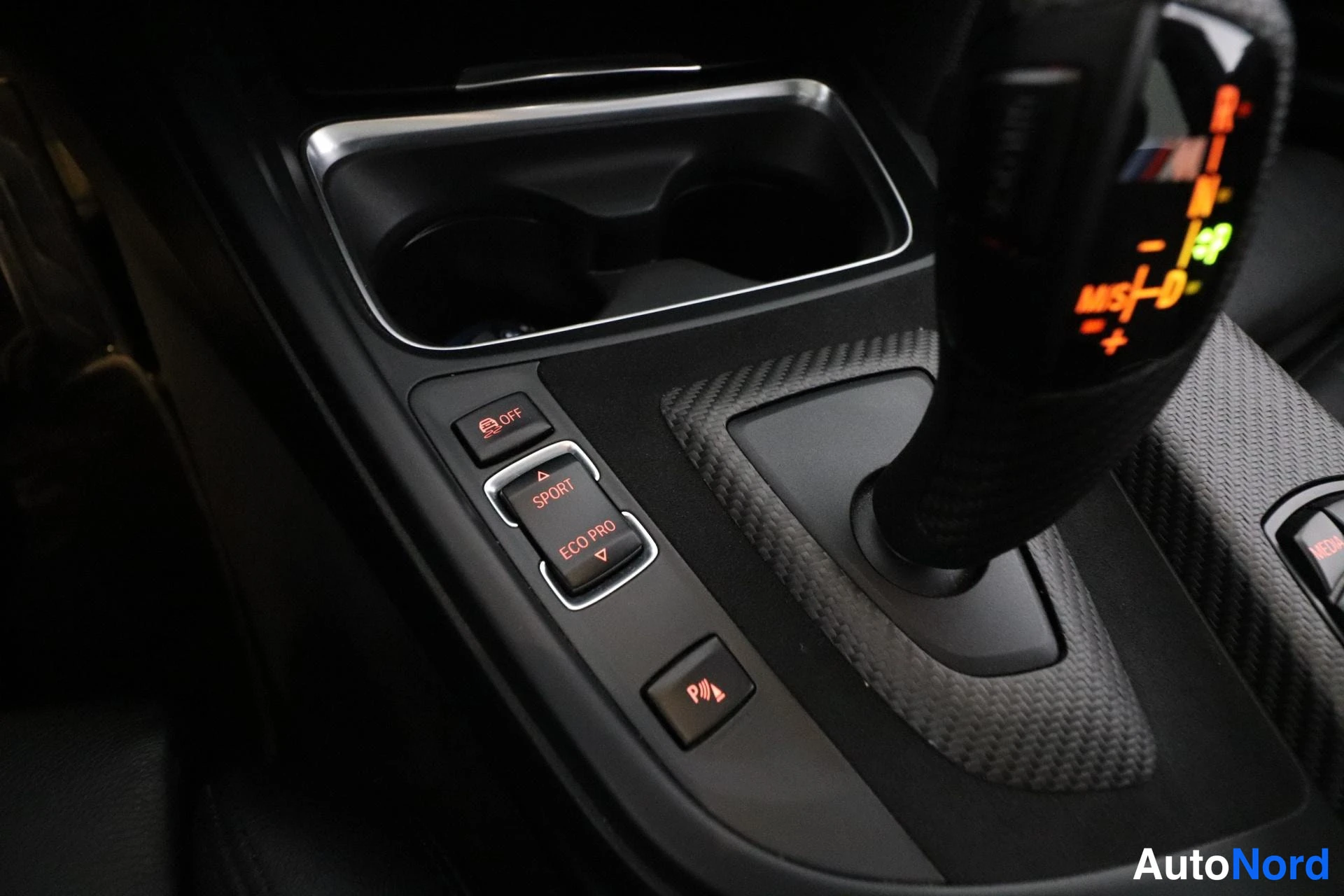 Harmaa BMW 330d 2014, yksityiskohta, kuva 22