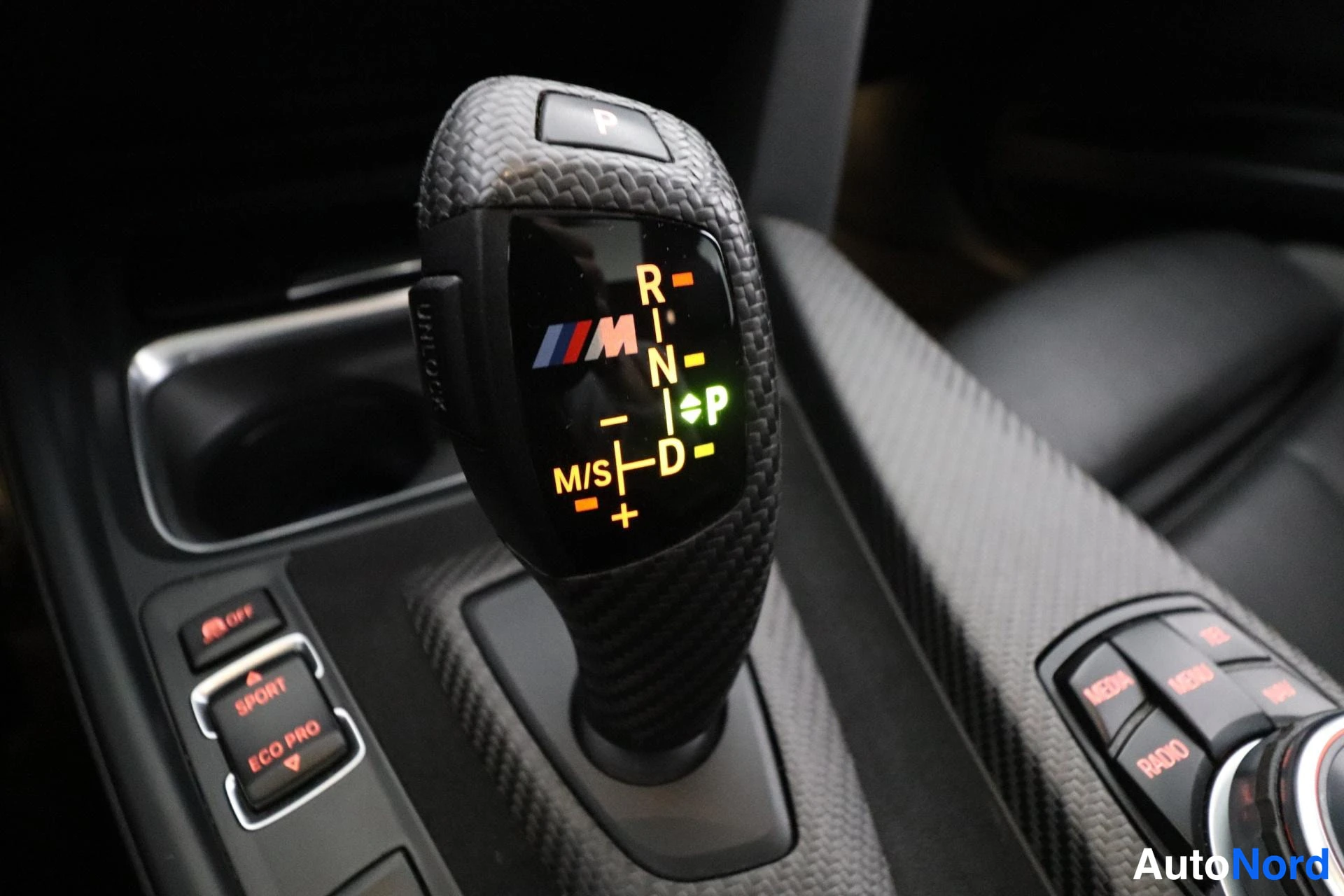 Harmaa BMW 330d 2014, yksityiskohta, kuva 23