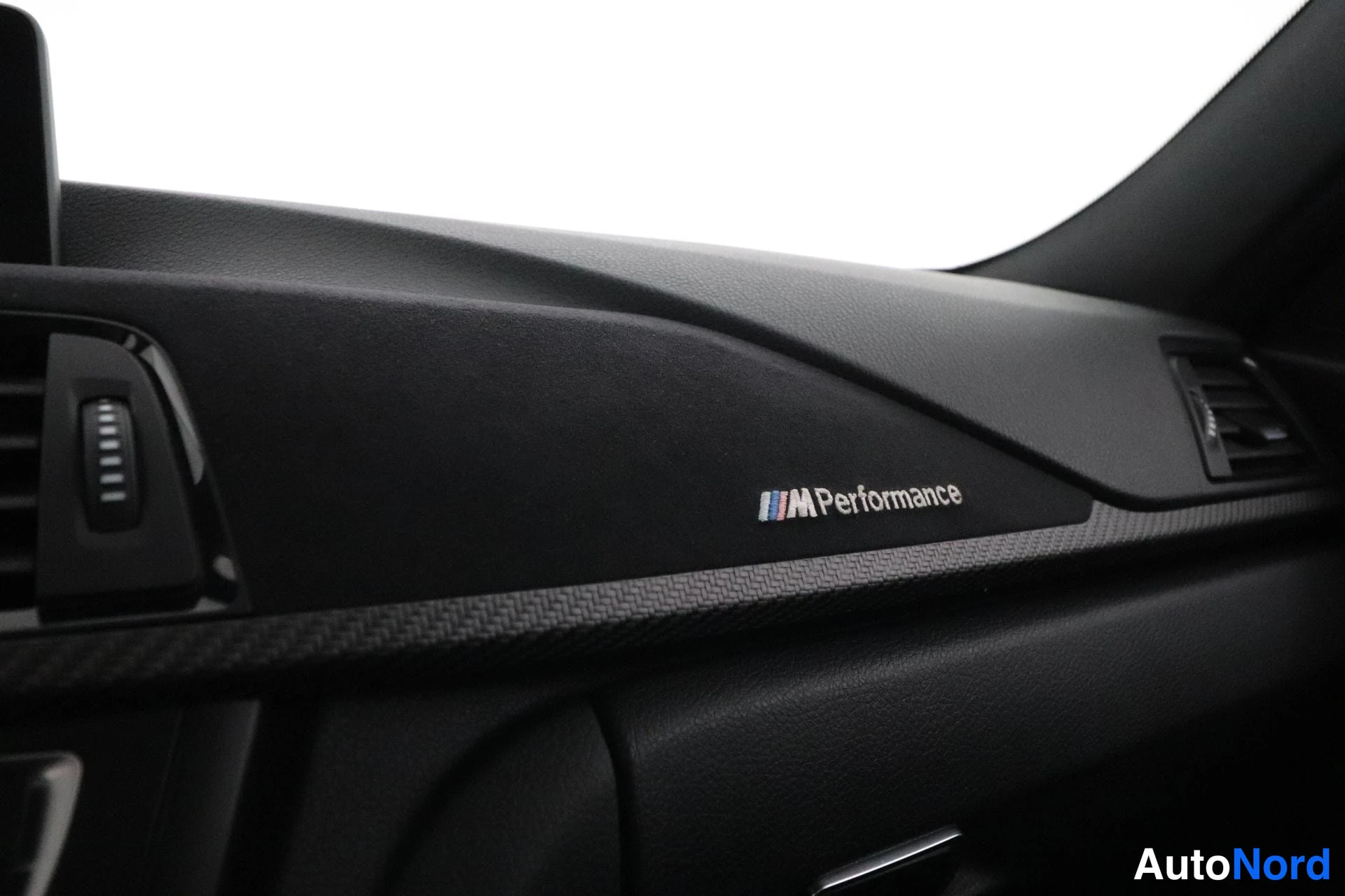 Harmaa BMW 330d 2014, yksityiskohta, kuva 25