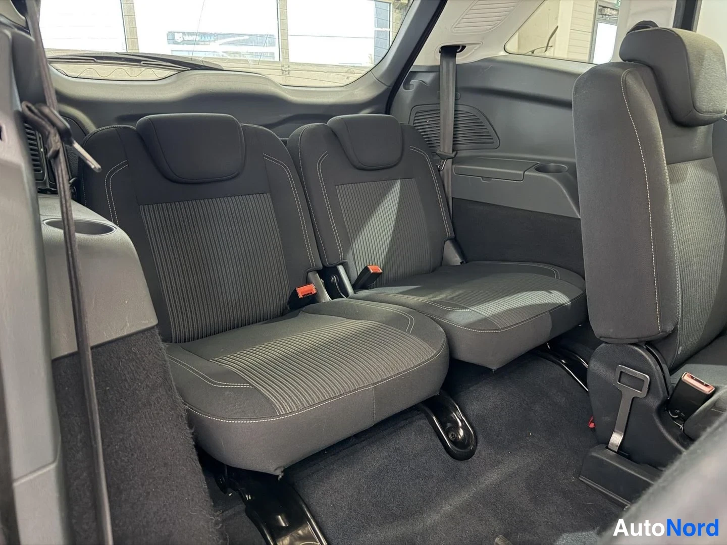Ruskea Ford Grand C-Max 2015, takaistuimet, kuva 13