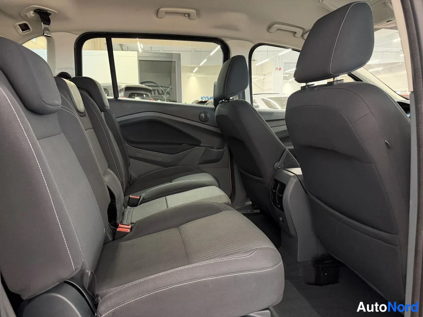 Ruskea Ford Grand C-Max 2015, takaistuimet, kuva 14