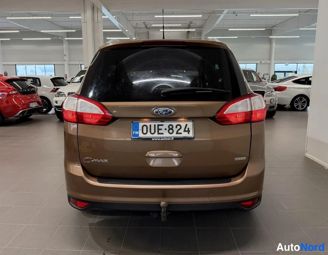 Ruskea Ford Grand C-Max 2015, takaa, kuva 6