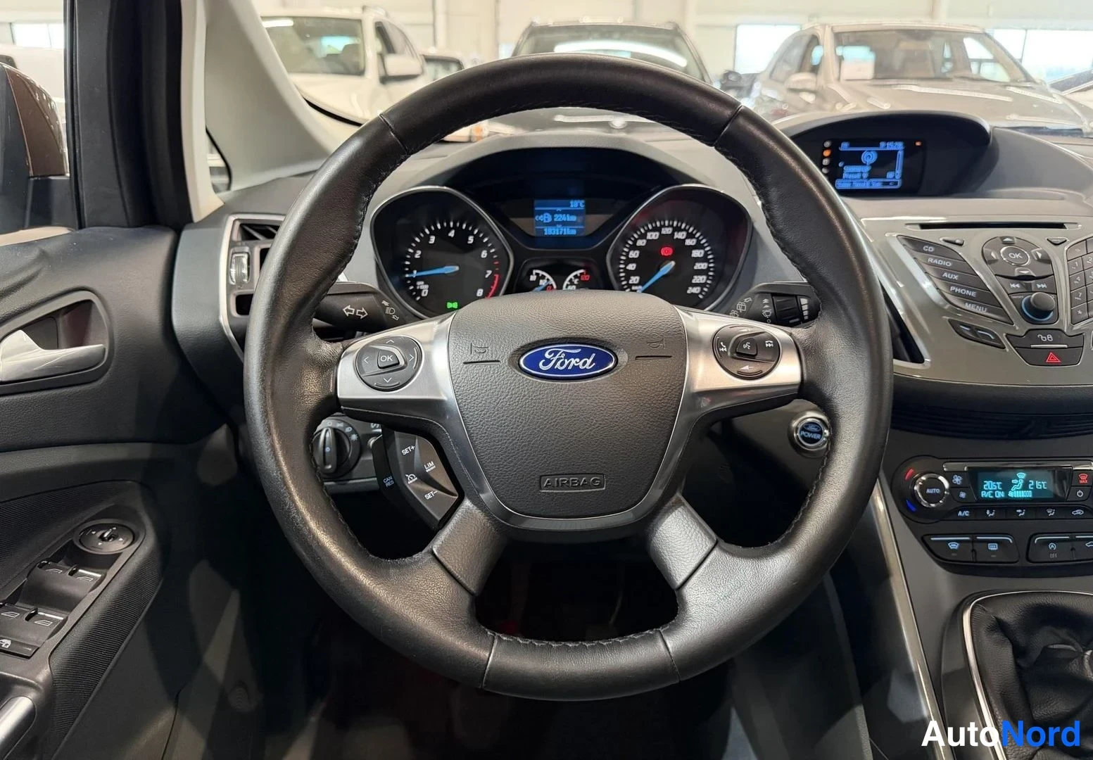 Ruskea Ford Grand C-Max 2015, ohjaamo, kuva 8