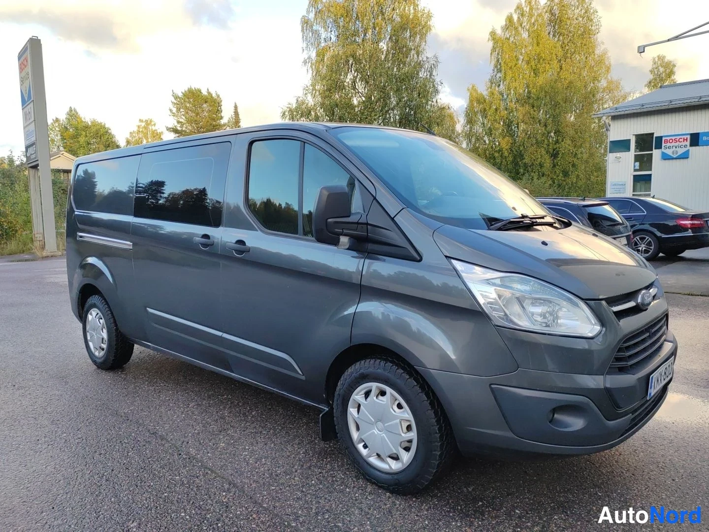 Harmaa Ford Transit Custom 2016, etuviisto, keula oikealle, kuva 4