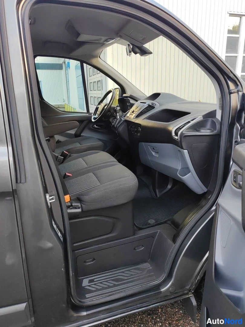 Harmaa Ford Transit Custom 2016, ohjaamo, kuva 8