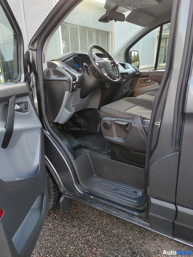 Harmaa Ford Transit Custom 2016, ohjaamo, kuva 9