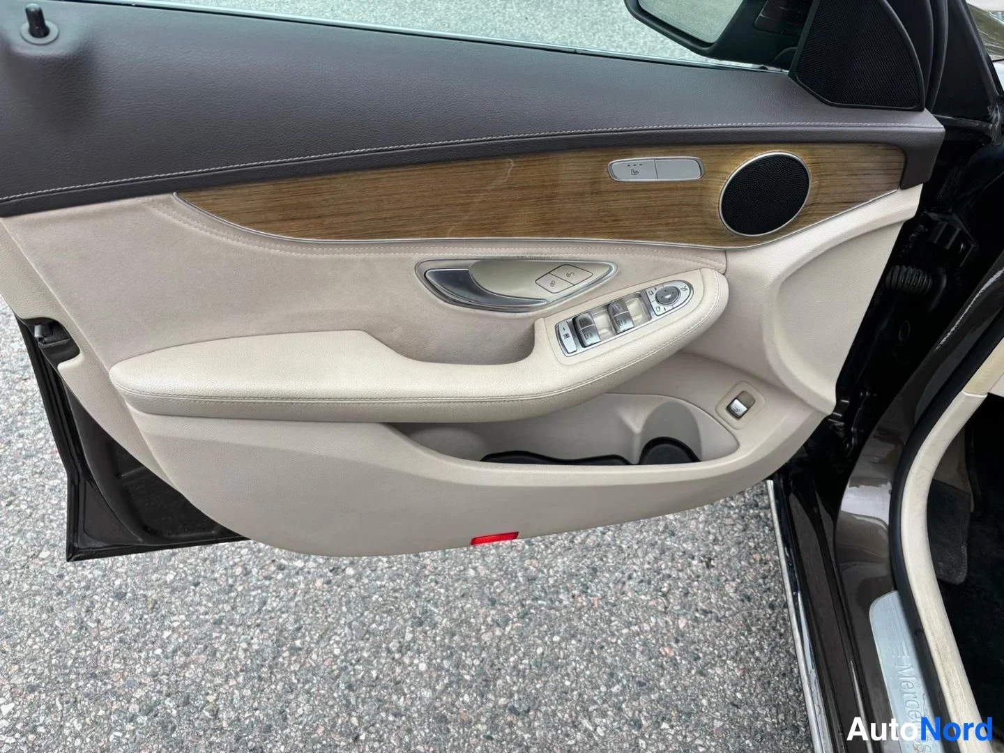 Brown Mercedes-Benz C 250 BlueTEC 4MATIC 2015, detail, photo 12
