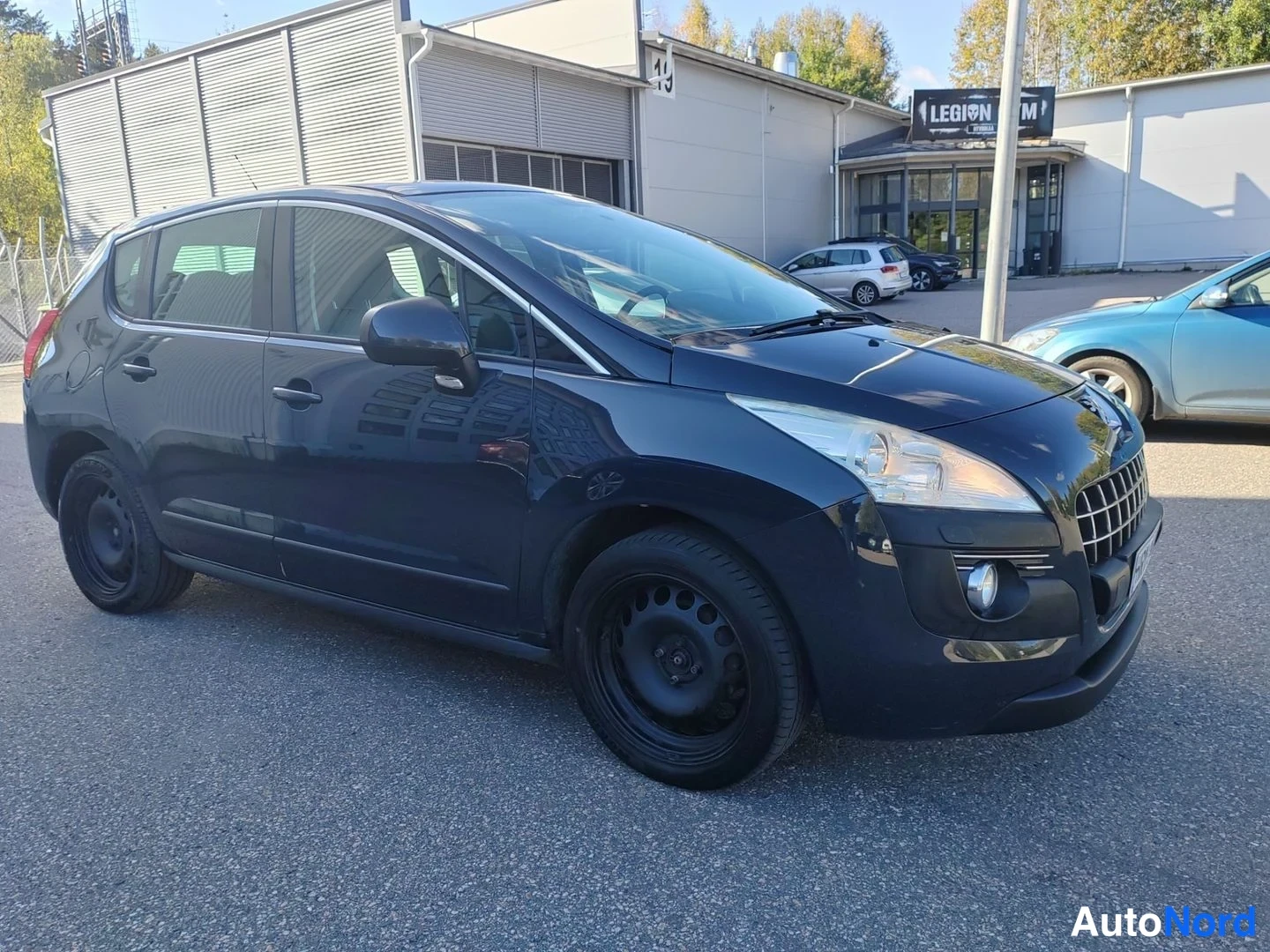 Harmaa Peugeot 3008 2010, etuviisto, keula oikealle, kuva 3