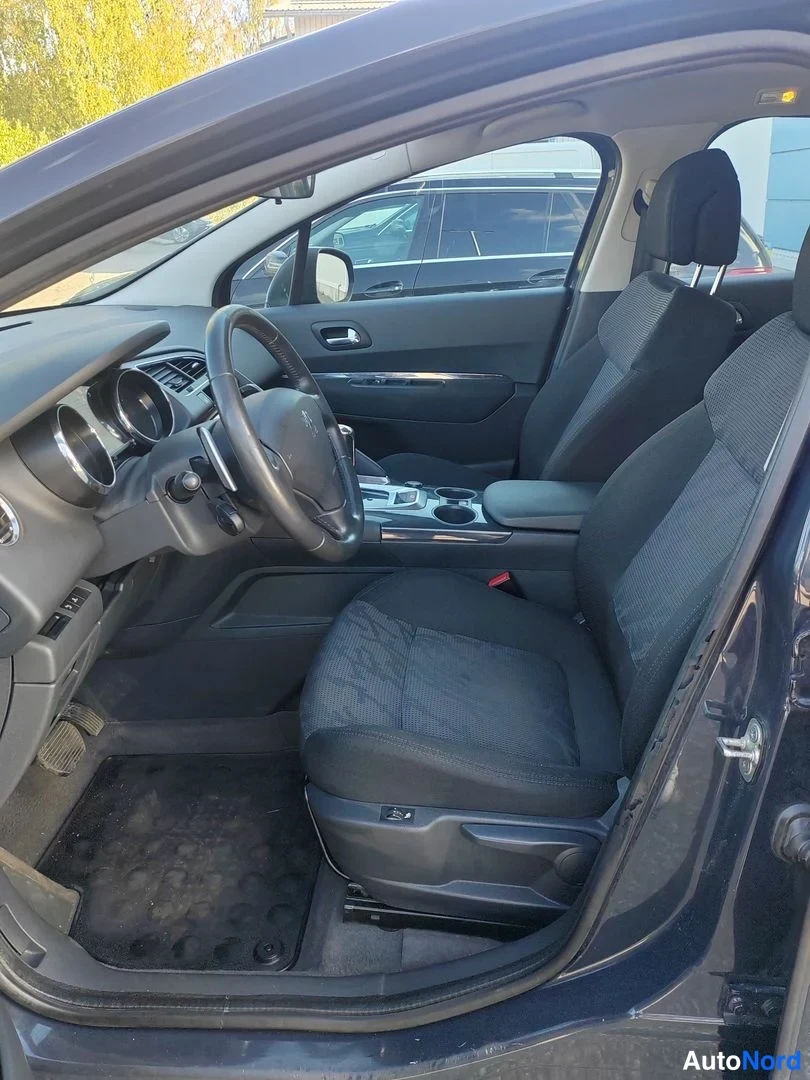 Harmaa Peugeot 3008 2010, etuistuimet, kuva 10