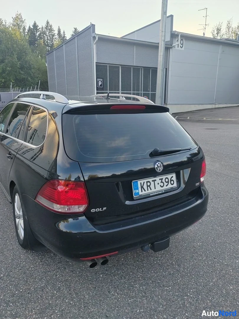 Svart Volkswagen Golf Variant 2012, bakifrån, bild 9