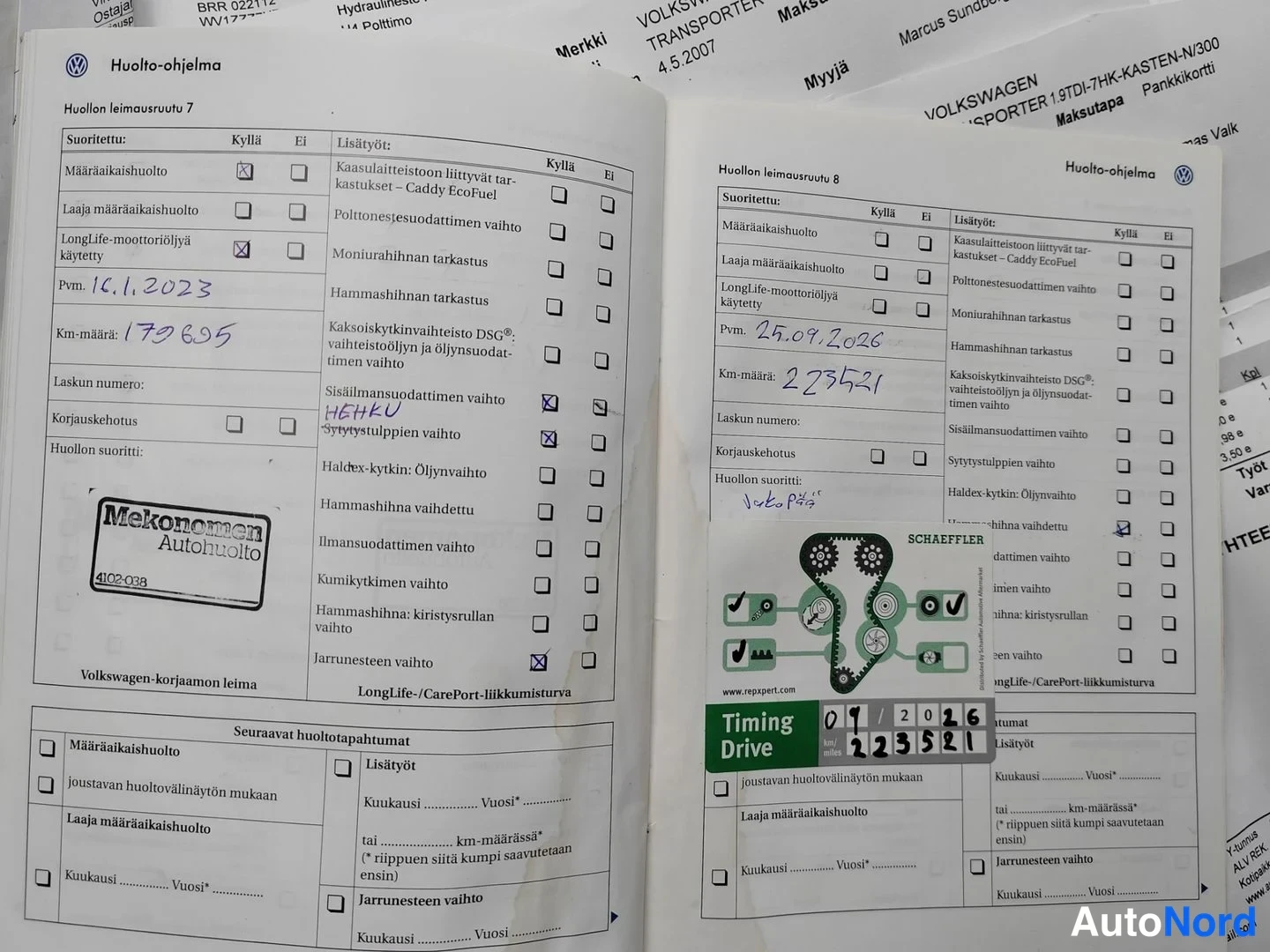 Röd Volkswagen Transporter 2007, dokument, bild 17