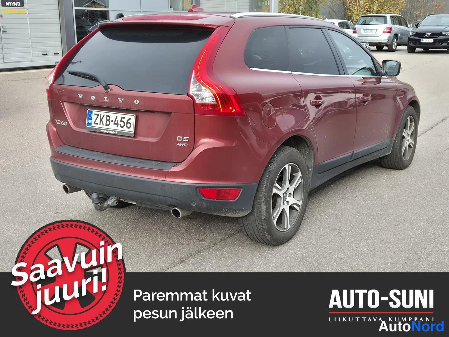 Punainen Volvo XC60 2013, takaviisto, kuva 3