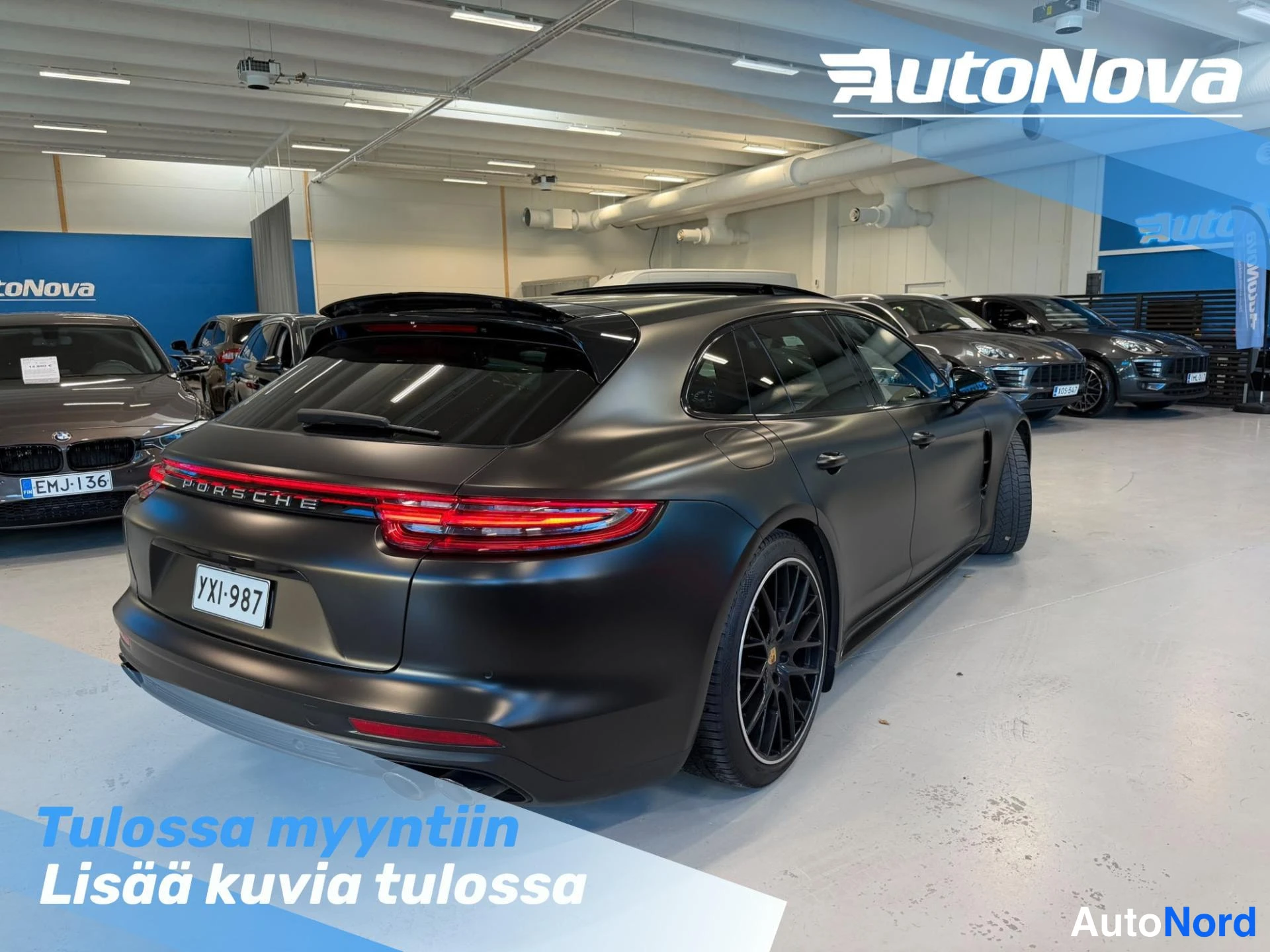 Musta Porsche Panamera Turbo S E-Hybrid 2020, takaviisto, kuva 2