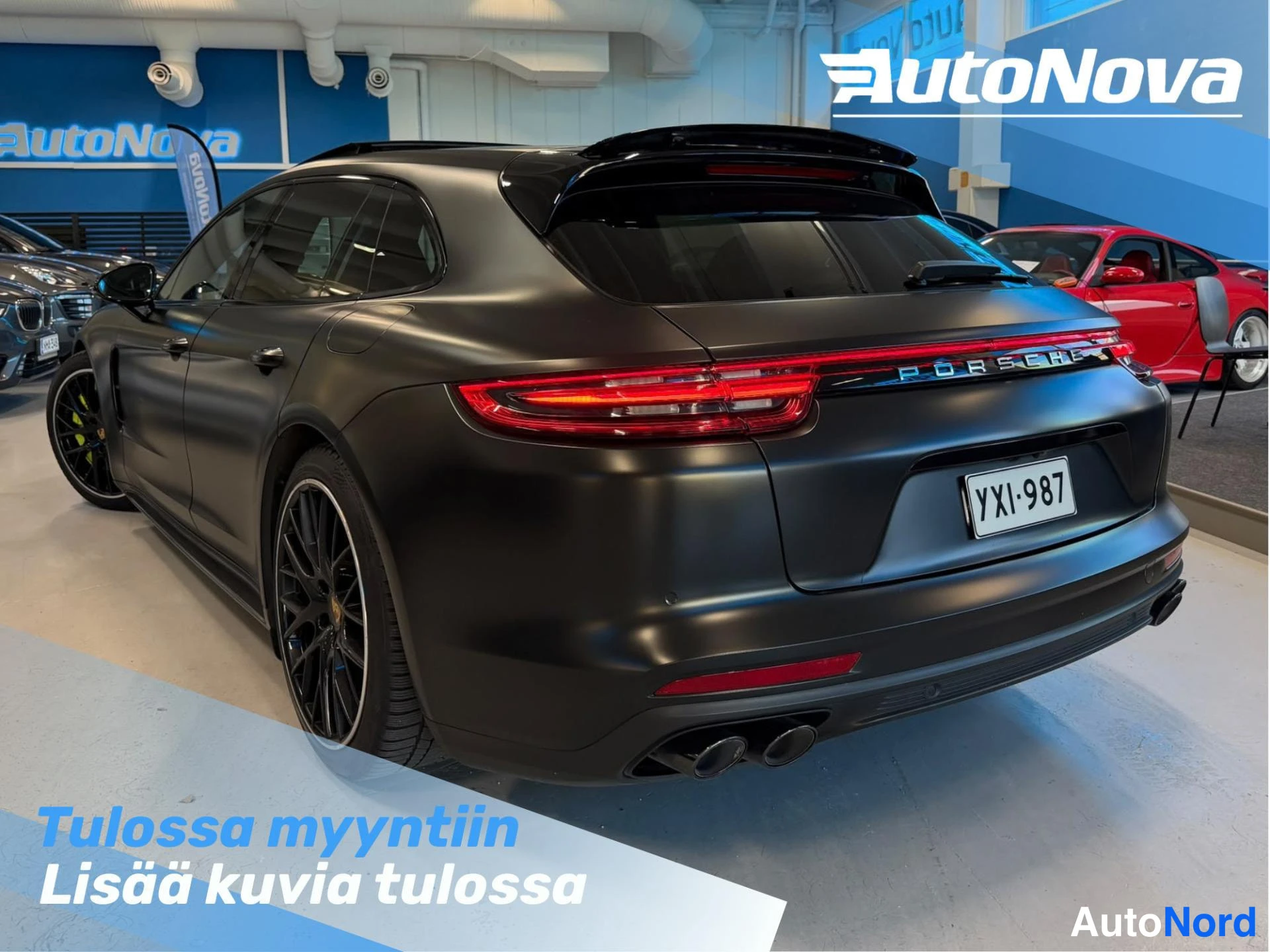 Musta Porsche Panamera Turbo S E-Hybrid 2020, takaviisto, kuva 3