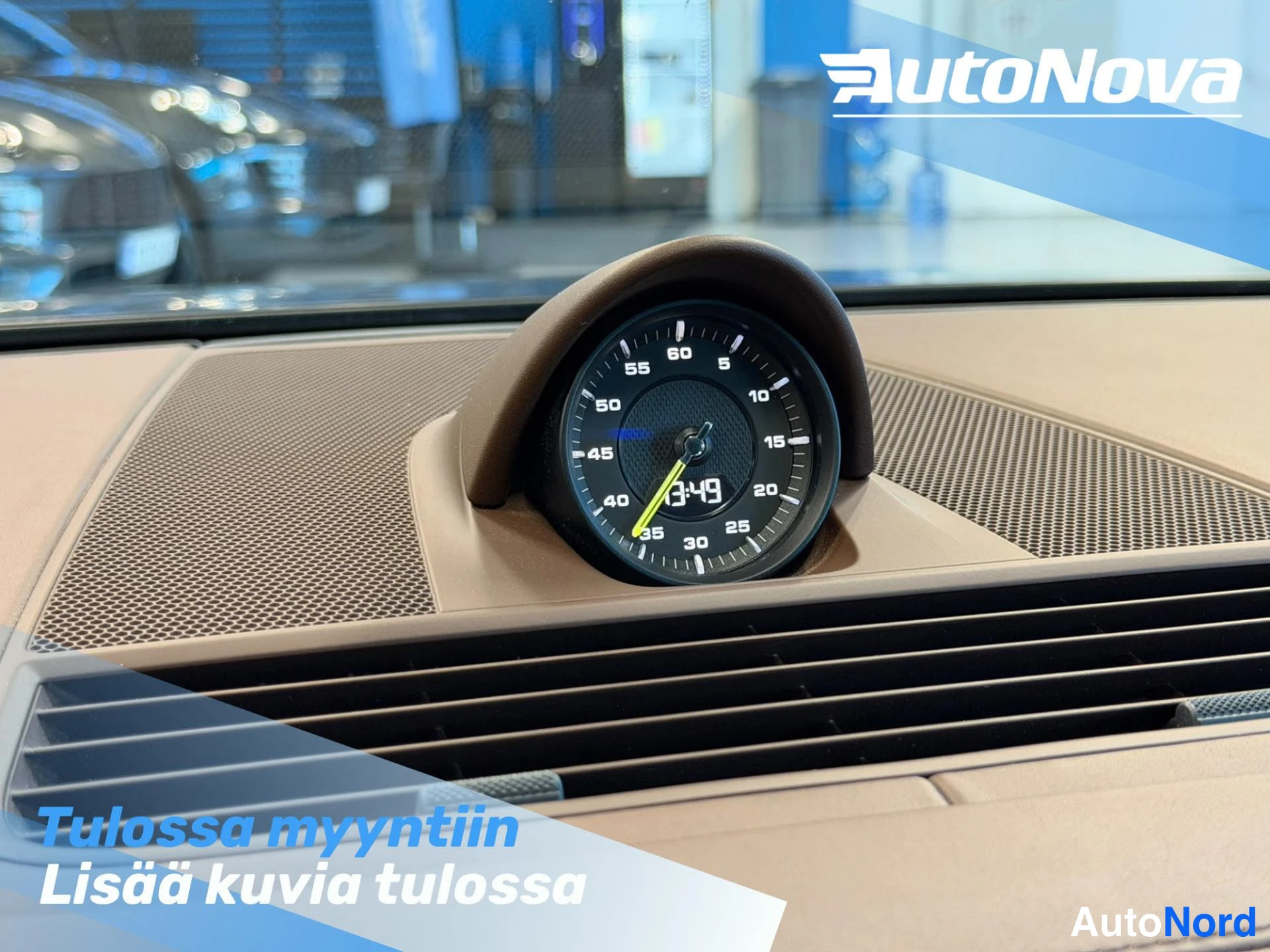 Musta Porsche Panamera Turbo S E-Hybrid 2020, yksityiskohta, kuva 9