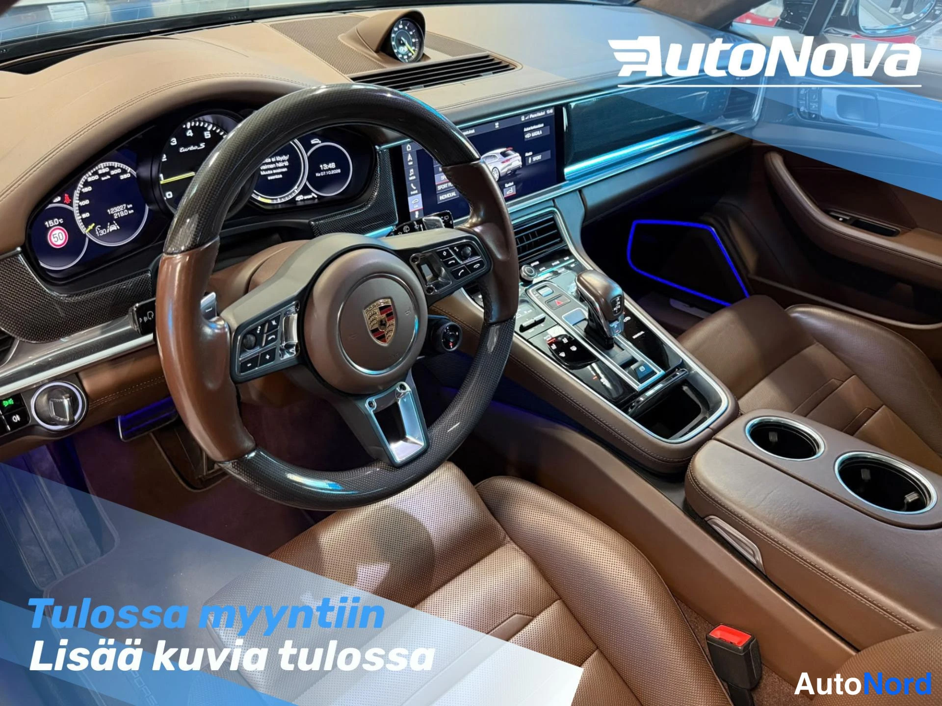 Musta Porsche Panamera Turbo S E-Hybrid 2020, ohjaamo, kuva 6