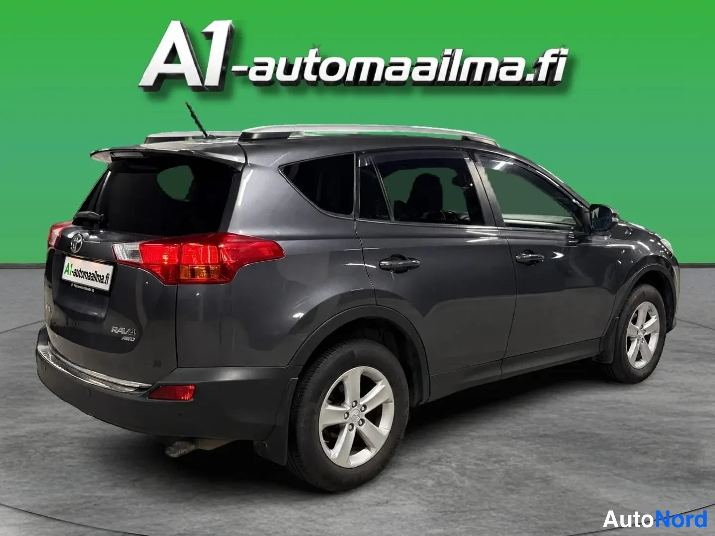 Harmaa Toyota RAV4 2013, takaviisto, kuva 4