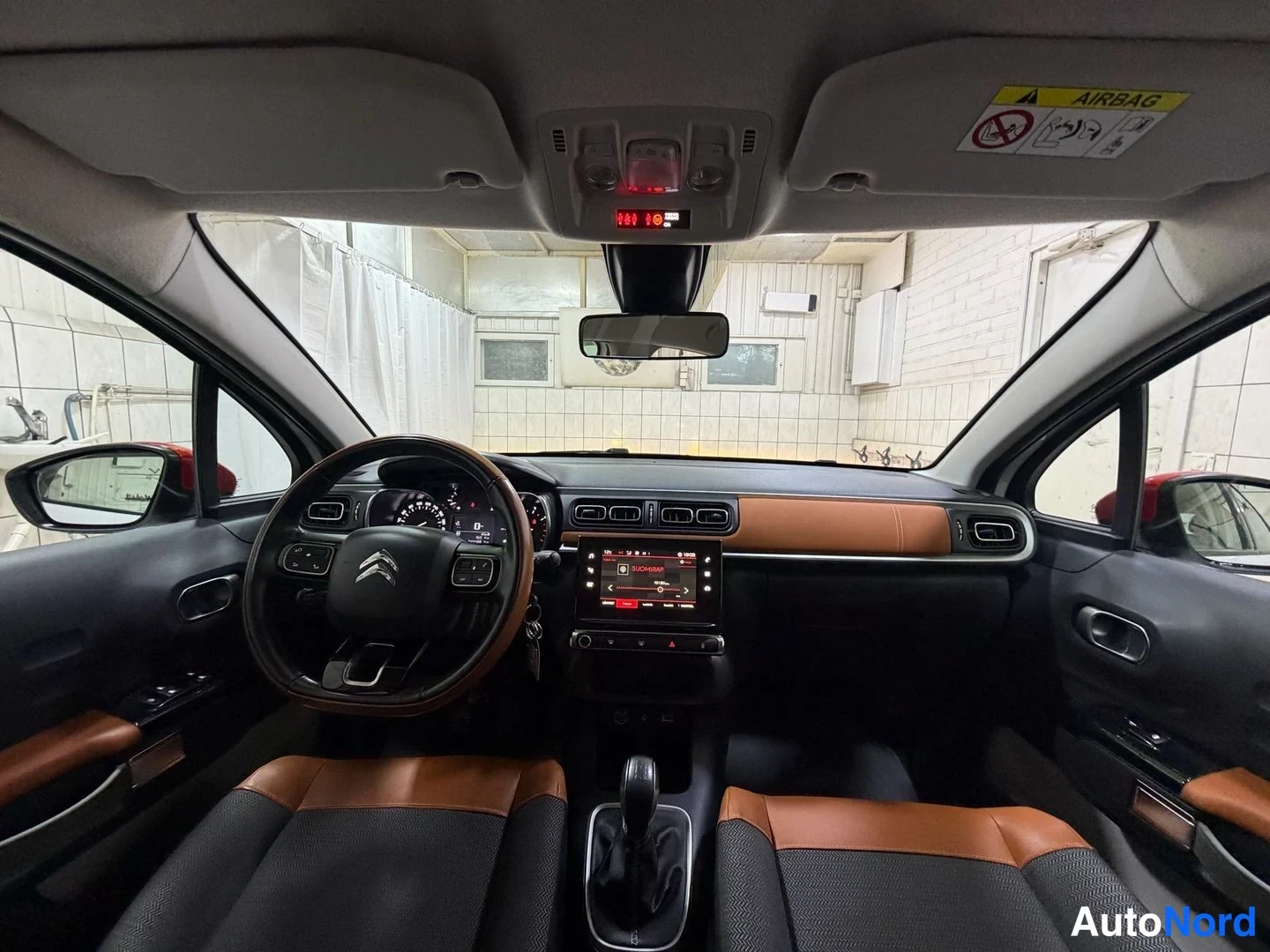 Valkoinen Citroen C3 2017, ohjaamo, kuva 14