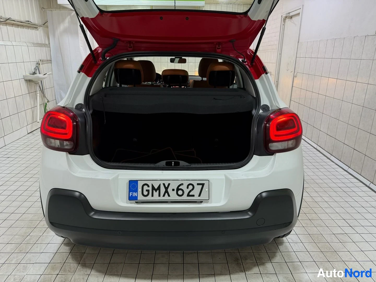 Valkoinen Citroen C3 2017, tavaratila, kuva 21