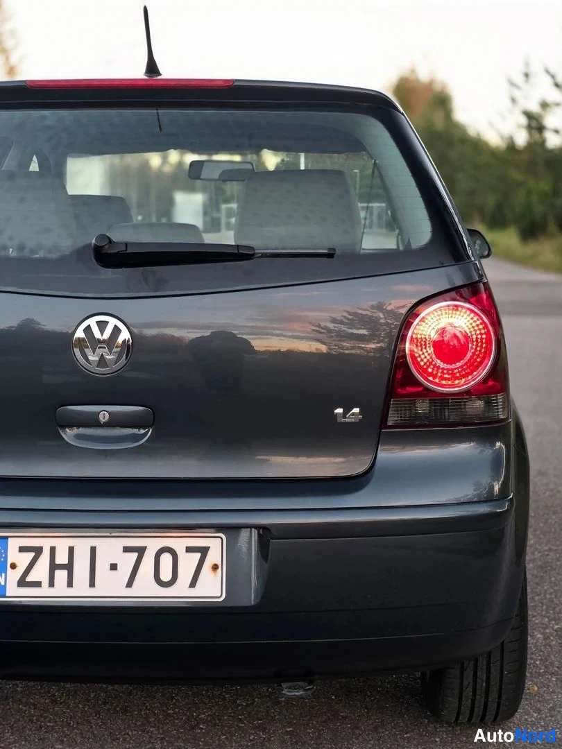 Sininen Volkswagen Polo 2005, takaa, kuva 9
