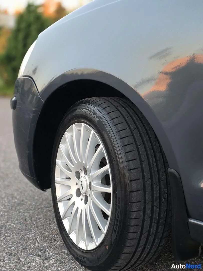 Sininen Volkswagen Polo 2005, yksityiskohta, kuva 19