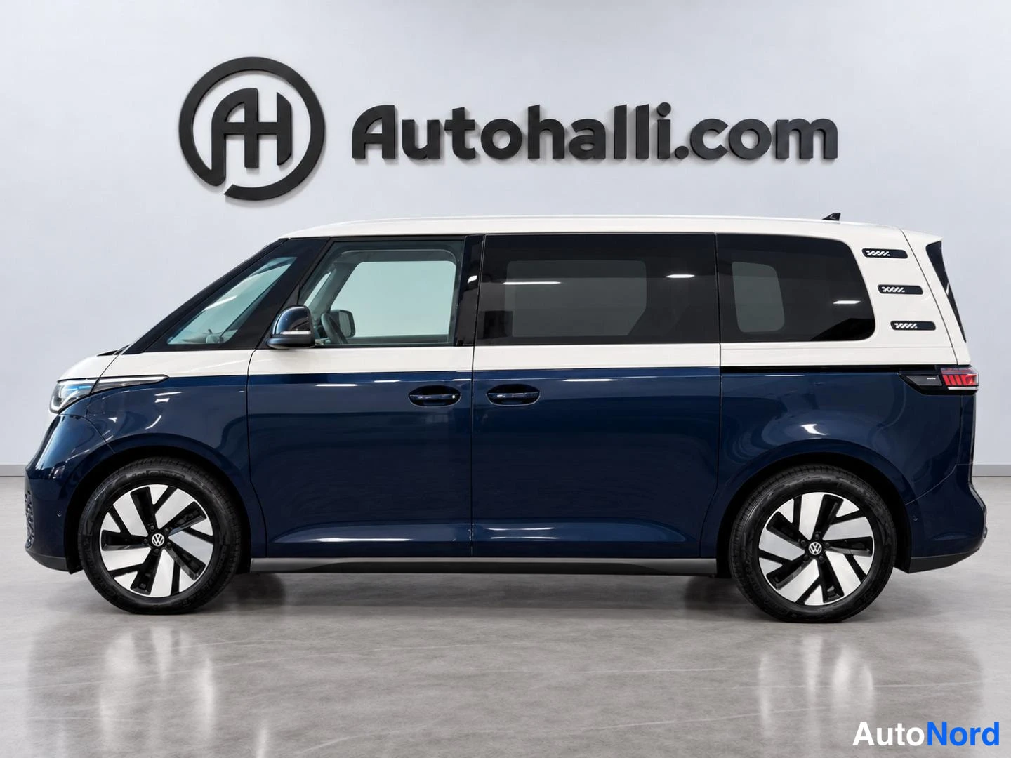 Sininen Volkswagen ID 2023, sivulta, kuva 3