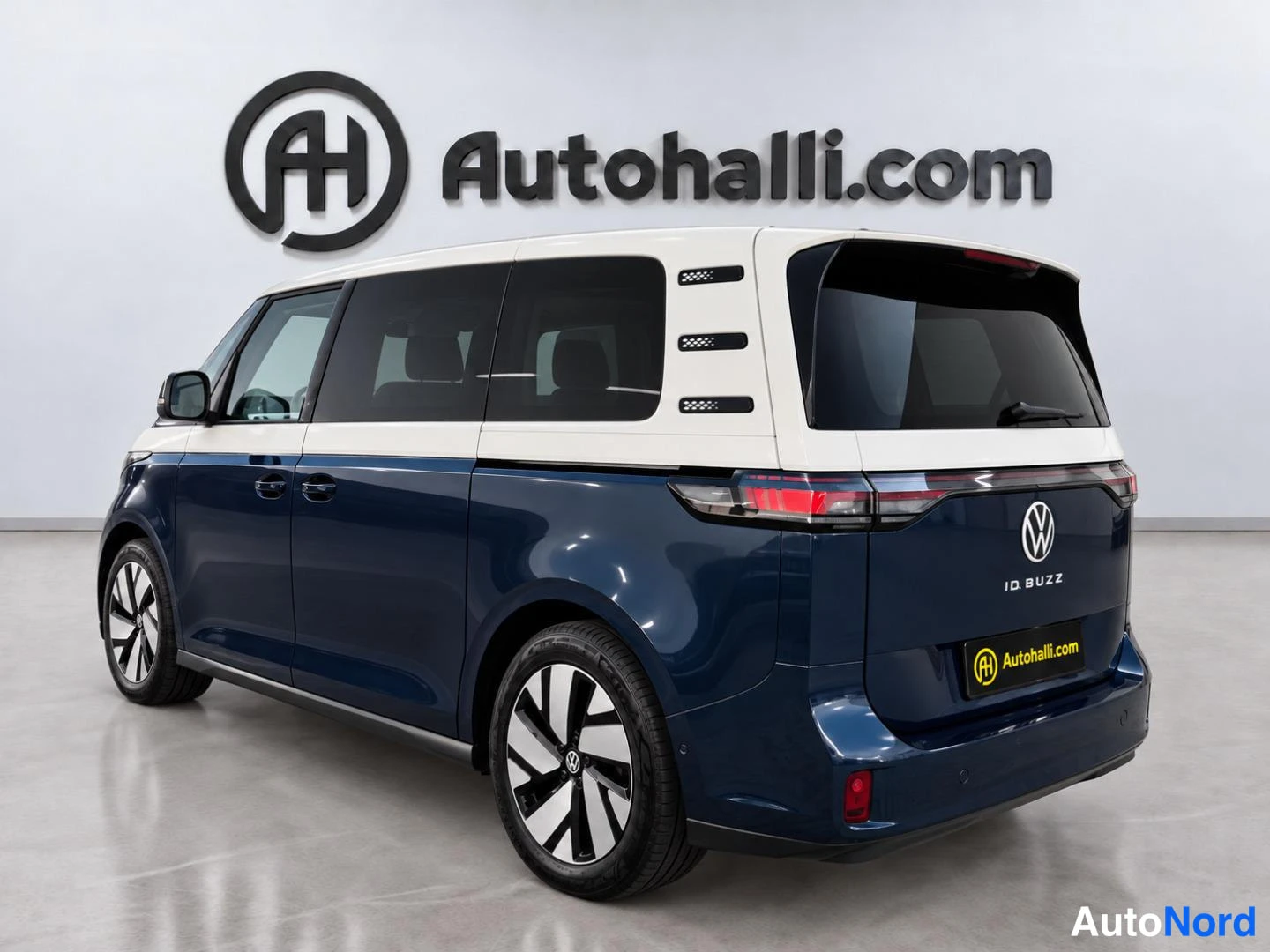 Sininen Volkswagen ID 2023, takaviisto, kuva 4