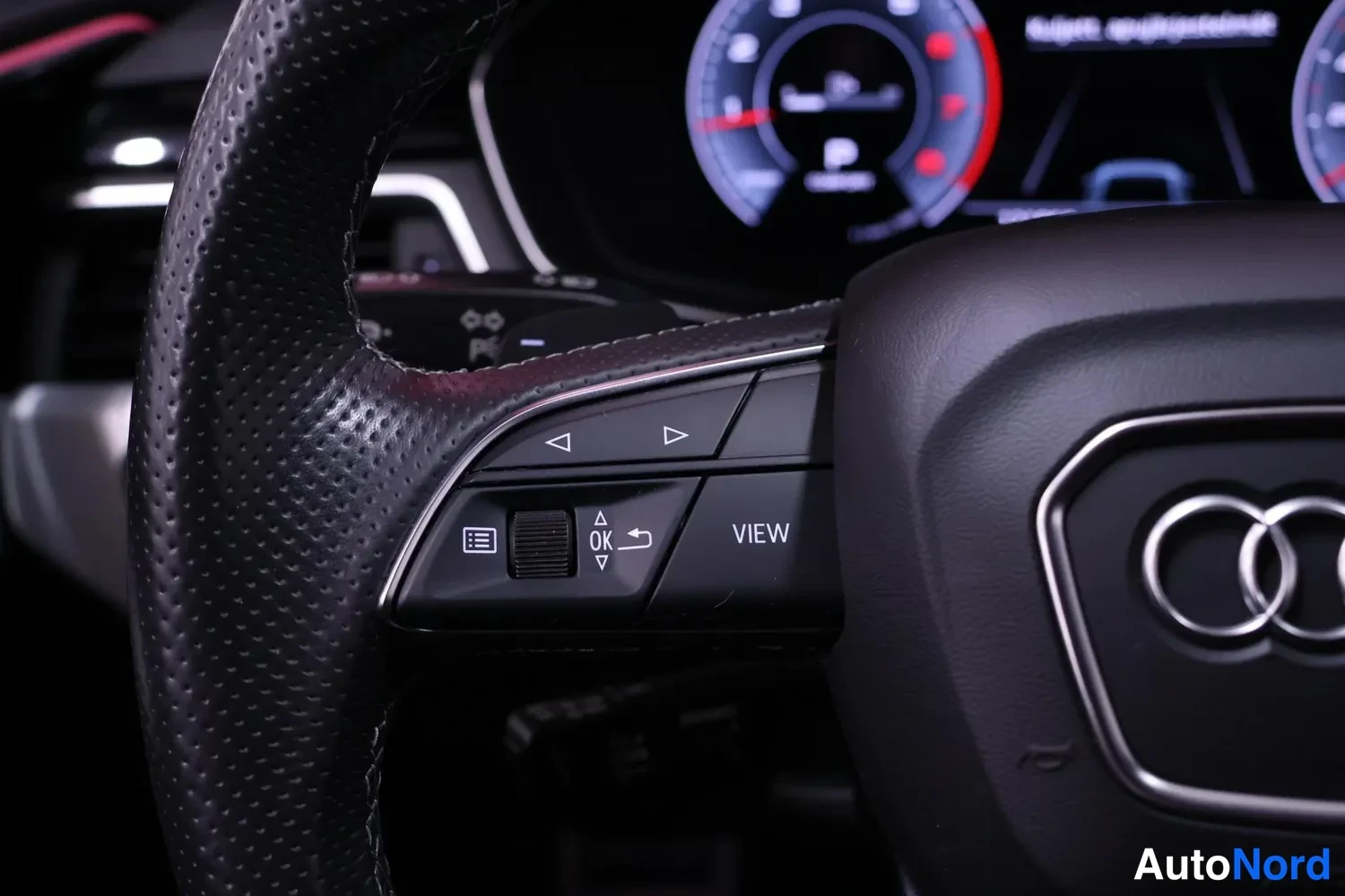 Musta Audi A4 Avant 2021, yksityiskohta, kuva 15