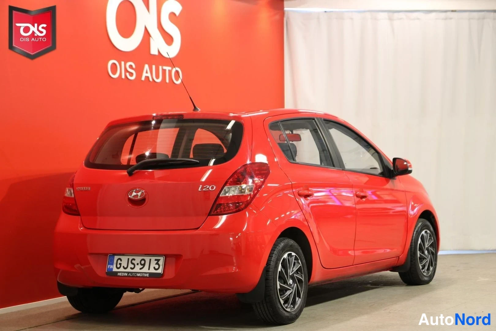 Punainen Hyundai i20 2011, takaviisto, kuva 6