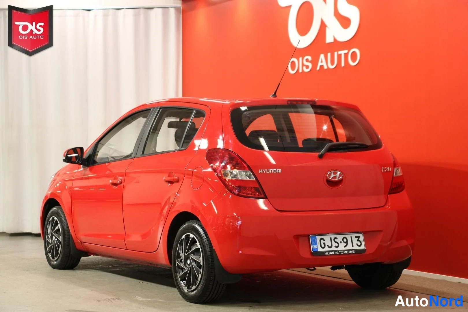 Punainen Hyundai i20 2011, takaviisto, kuva 7