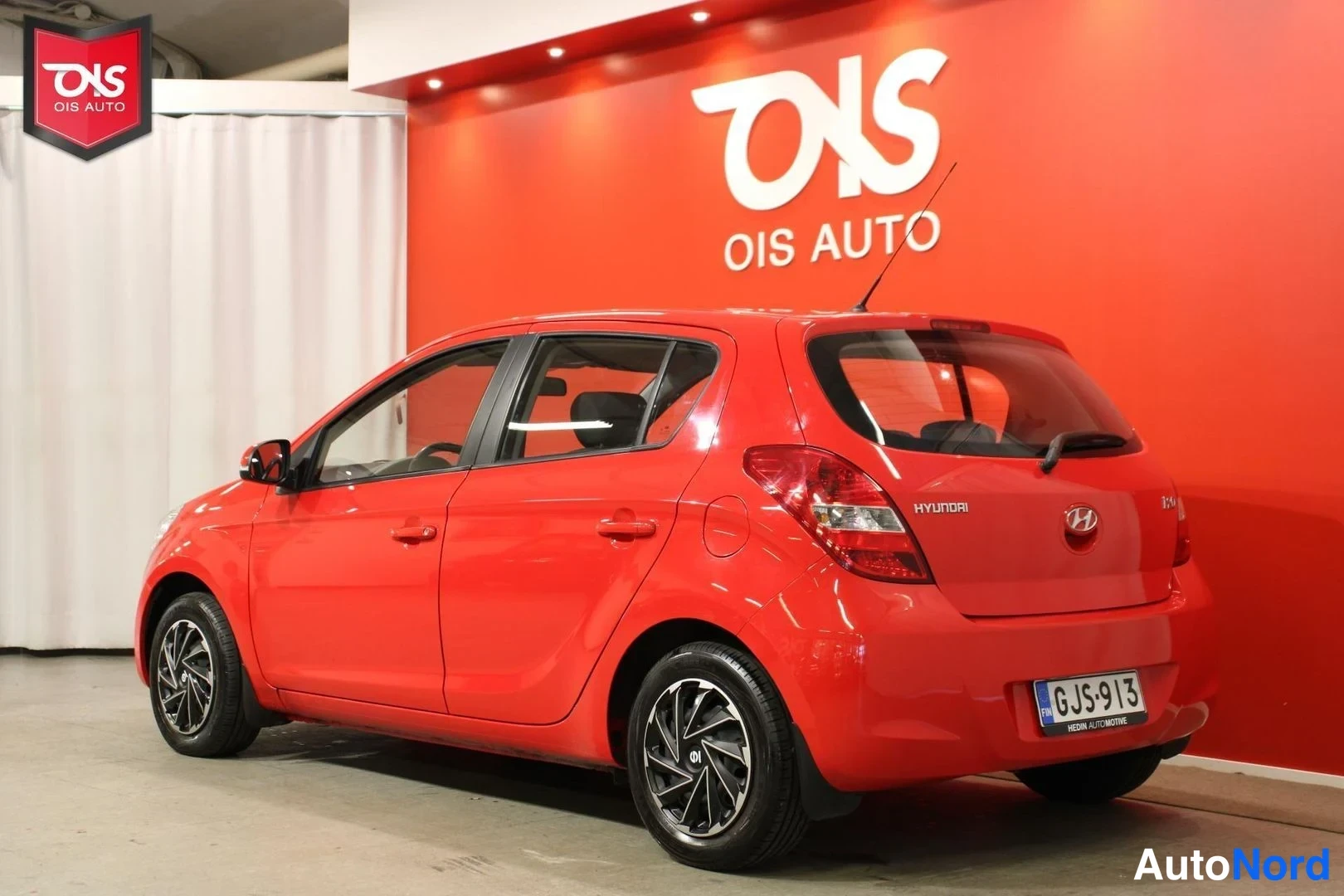 Punainen Hyundai i20 2011, takaviisto, kuva 8