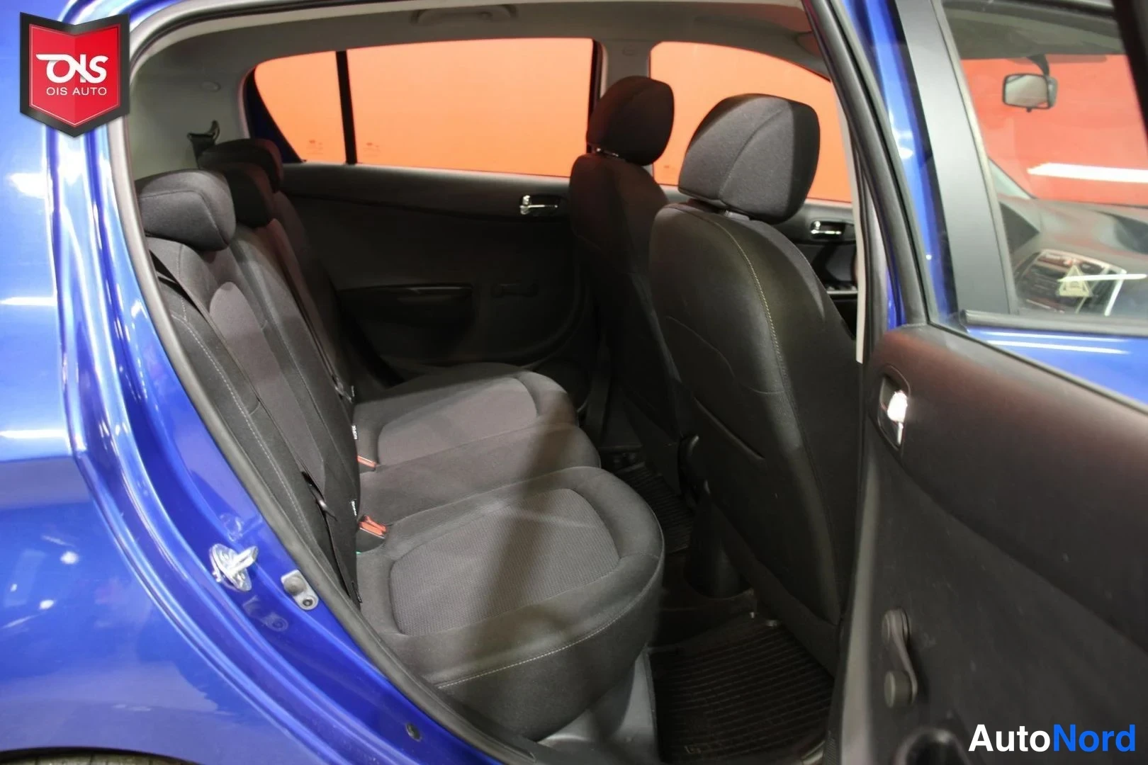 Sininen Hyundai i20 2013, takaistuimet, kuva 14