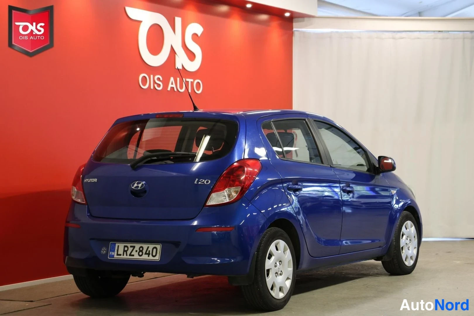 Sininen Hyundai i20 2013, takaviisto, kuva 6