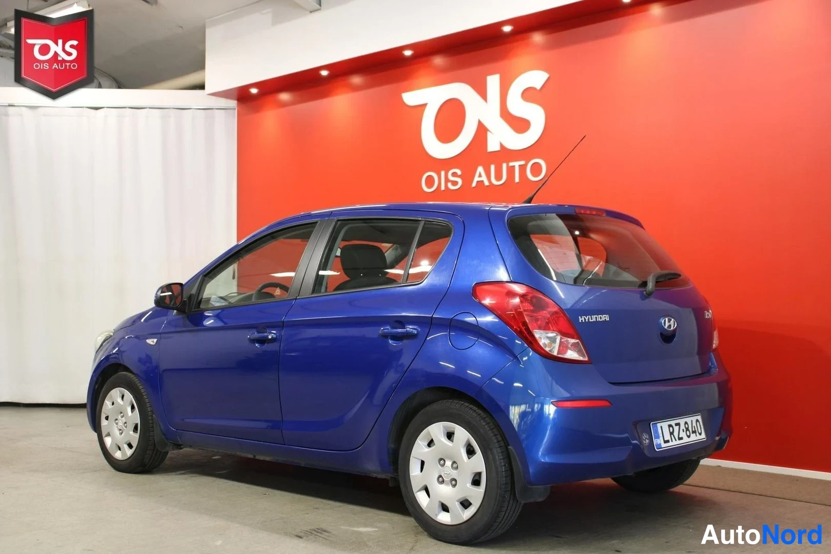 Sininen Hyundai i20 2013, takaviisto, kuva 8