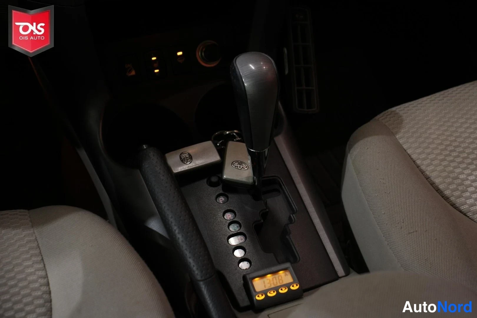 Punainen Toyota RAV4 2007, yksityiskohta, kuva 19
