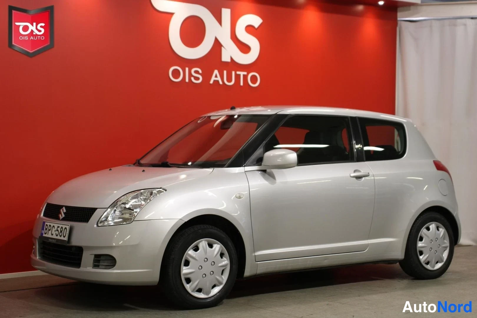 Hopea Suzuki Swift 2005, etuviisto, keula vasemmalle, kuva 2