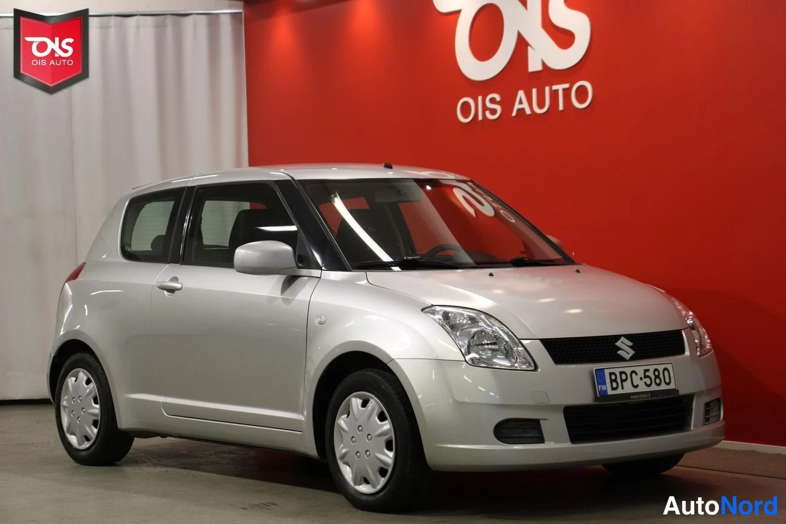 Hopea Suzuki Swift 2005, etuviisto, keula oikealle, kuva 3