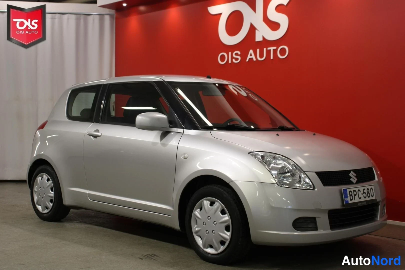 Hopea Suzuki Swift 2005, etuviisto, keula oikealle, kuva 4