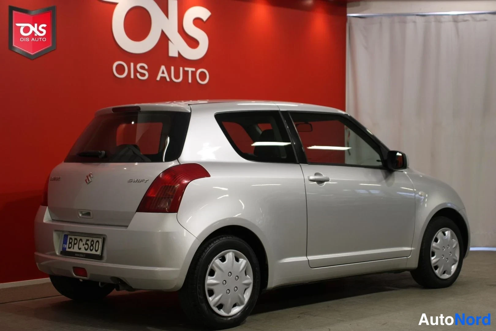 Hopea Suzuki Swift 2005, takaviisto, kuva 6
