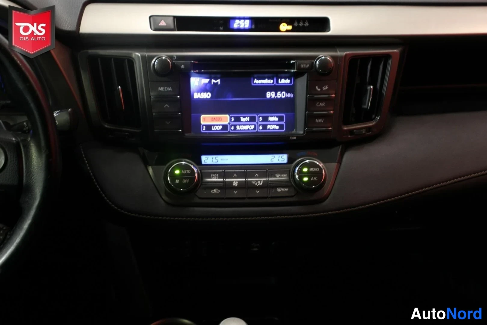 Sininen Toyota RAV4 2013, ohjaamo, kuva 11