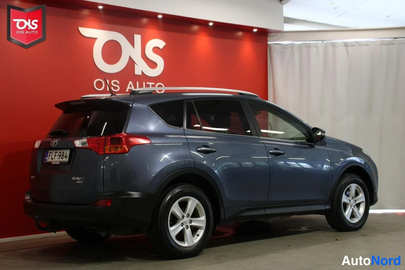 Sininen Toyota RAV4 2013, takaviisto, kuva 5