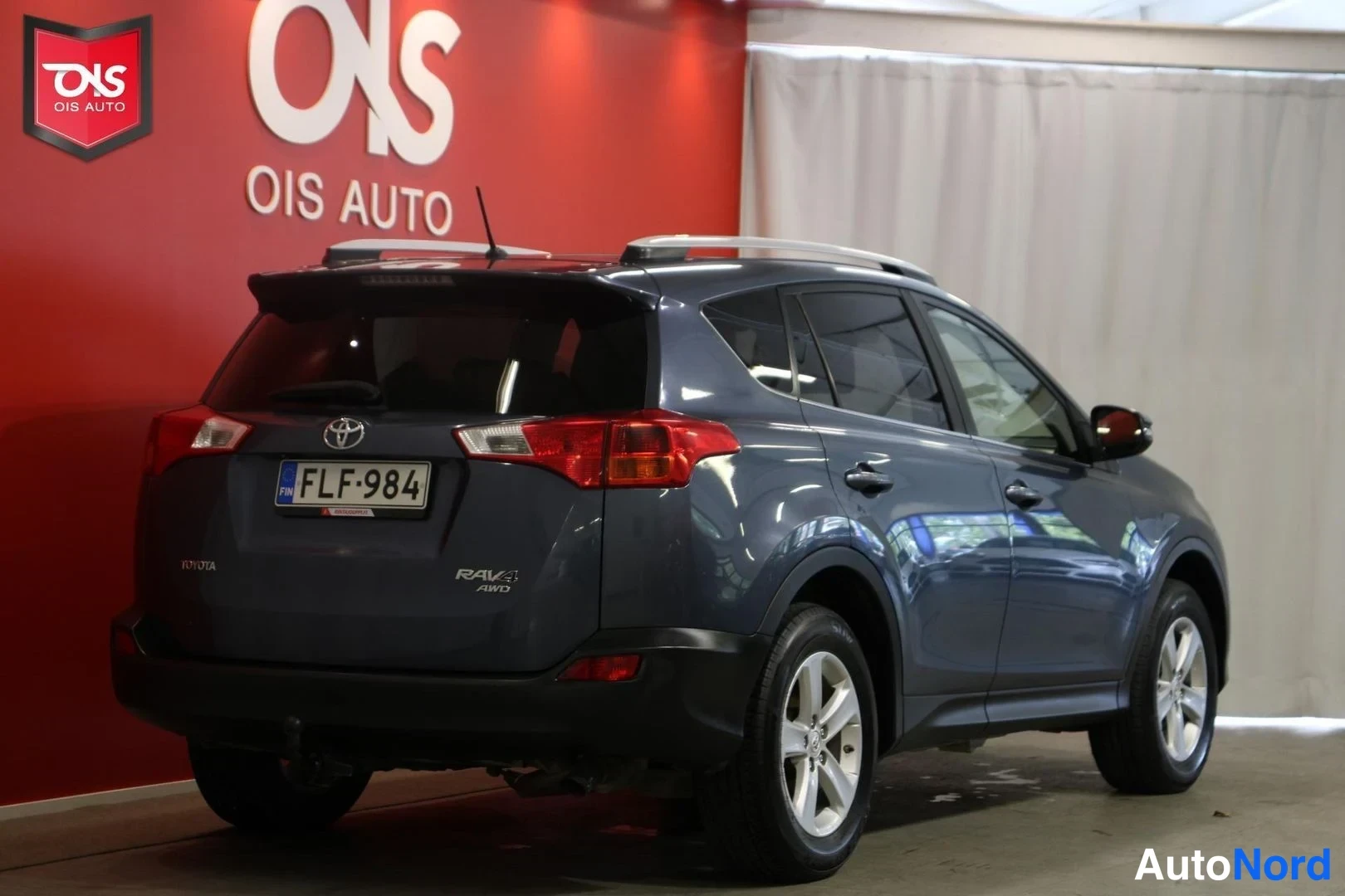 Sininen Toyota RAV4 2013, takaviisto, kuva 6