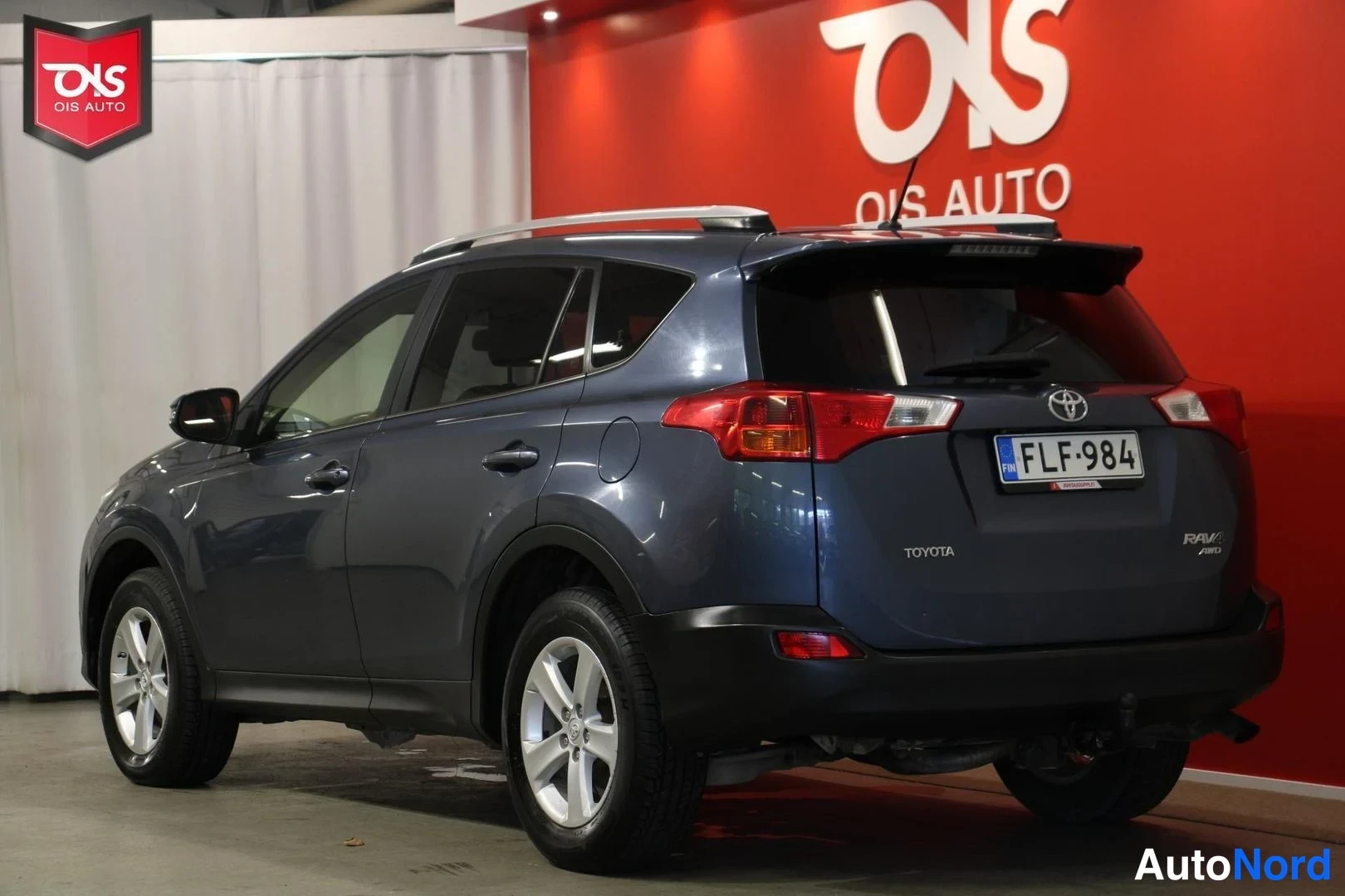 Sininen Toyota RAV4 2013, takaviisto, kuva 8