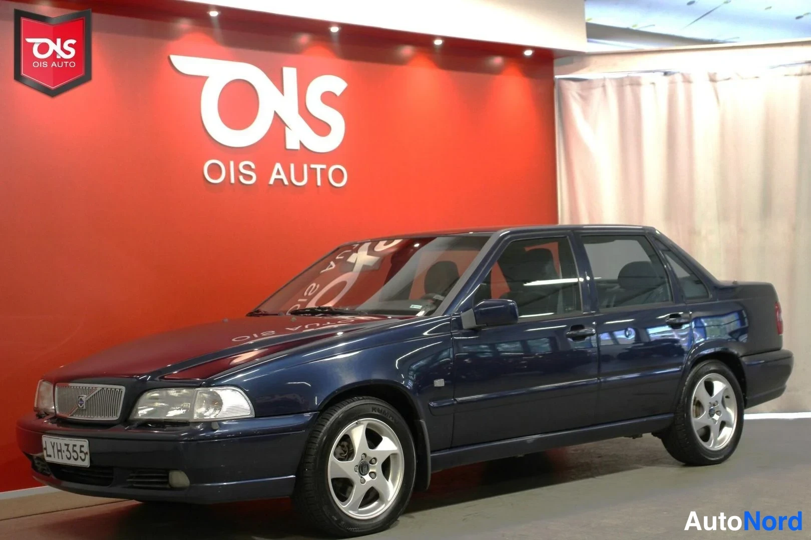 Sininen Volvo S70 2000, etuviisto, keula vasemmalle, kuva 2