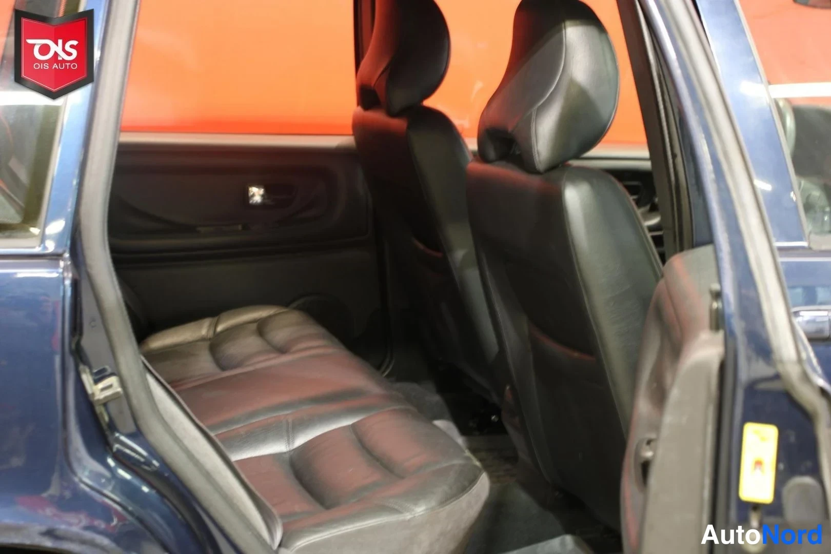 Sininen Volvo S70 2000, takaistuimet, kuva 12