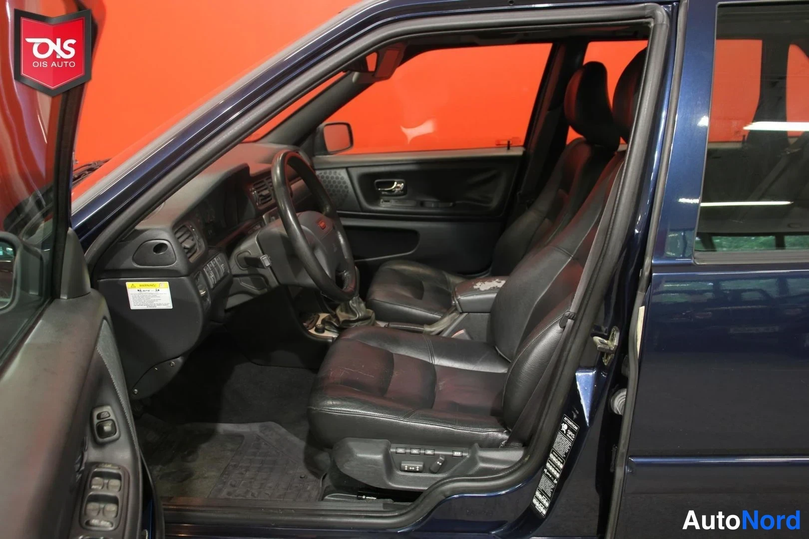 Sininen Volvo S70 2000, etuistuimet, kuva 9