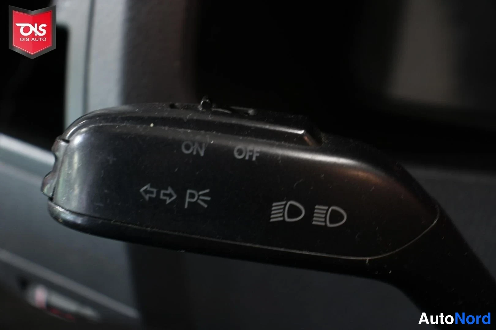 Punainen Volkswagen Transporter 2005, yksityiskohta, kuva 20