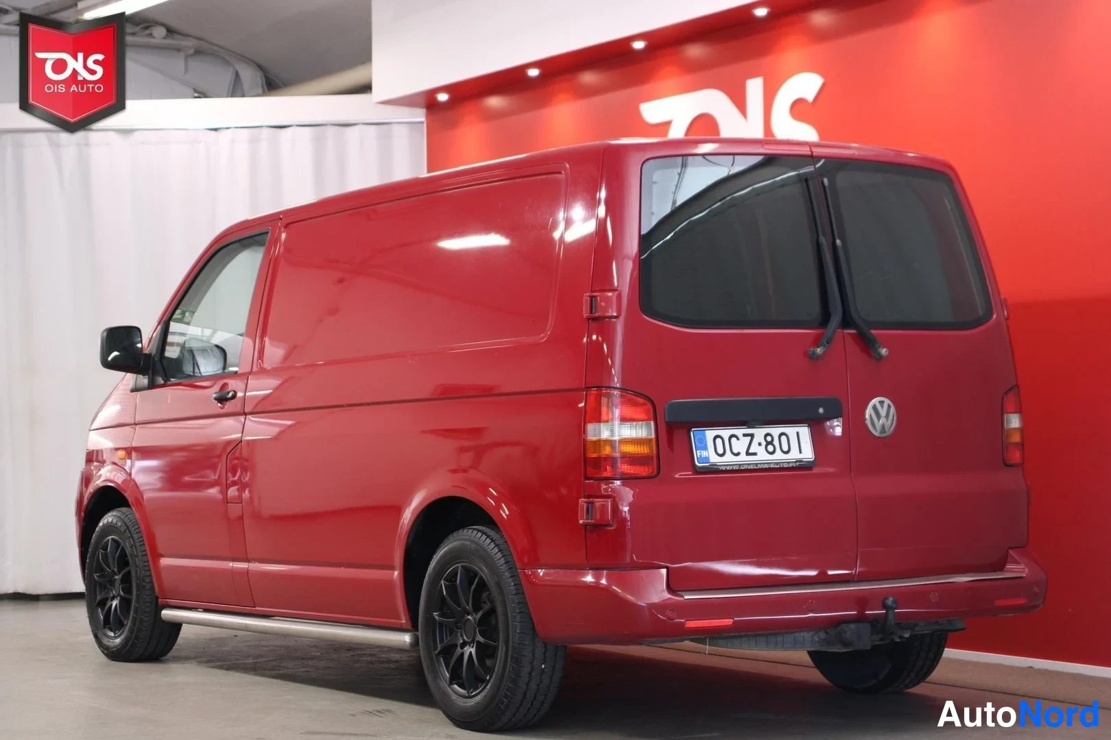 Punainen Volkswagen Transporter 2005, takaviisto, kuva 8