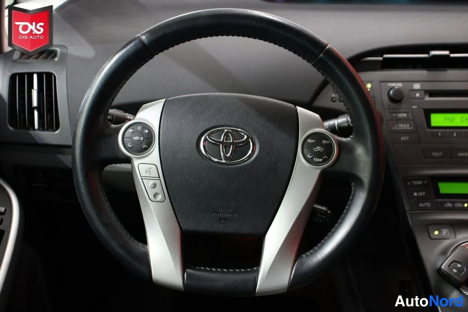 Valkoinen Toyota Prius 2010, yksityiskohta, kuva 17
